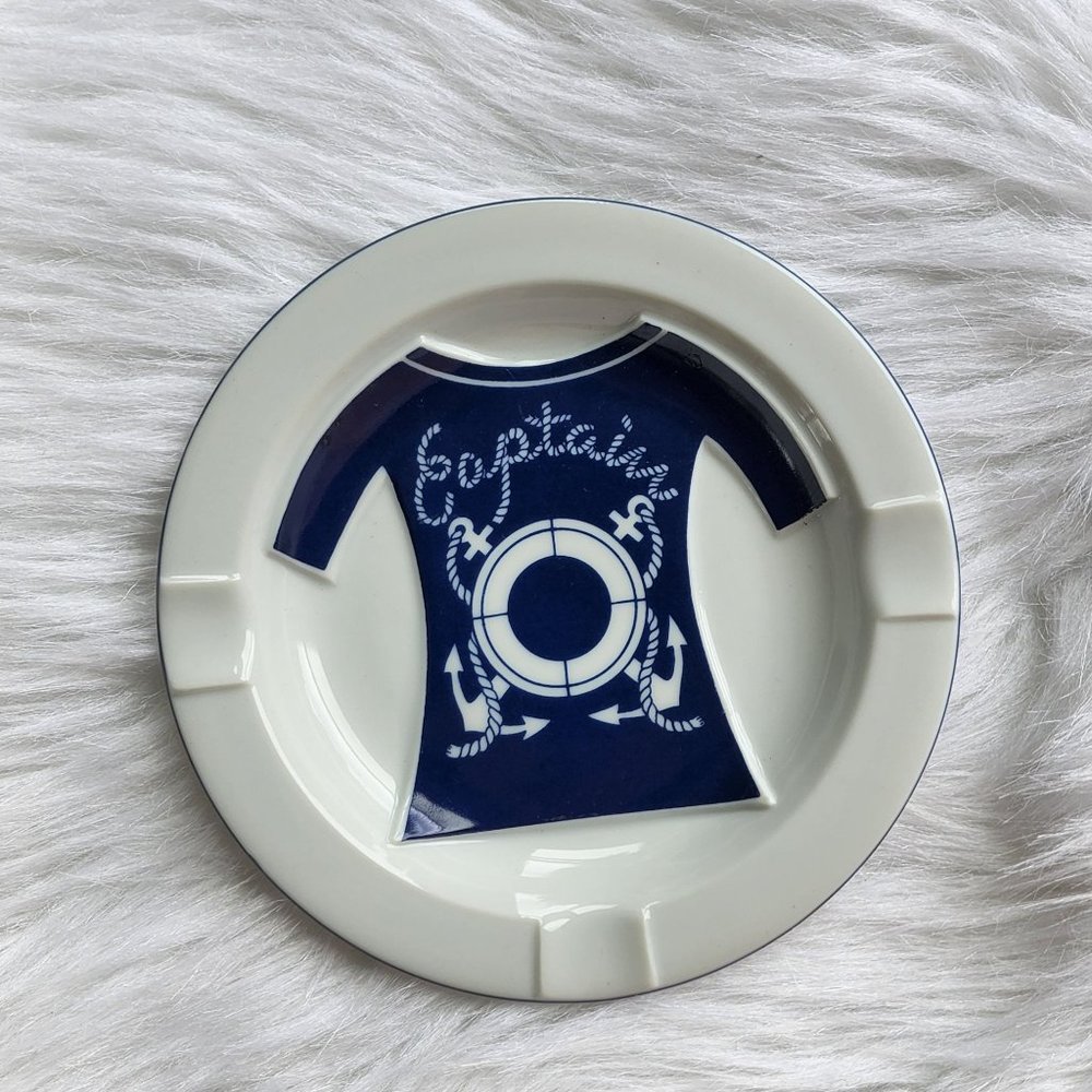Vintage‎ ceramic nautical raised detail shirt with captain print ashtray